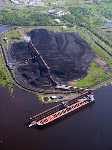 Port of Duluth: loading a ship with coal.